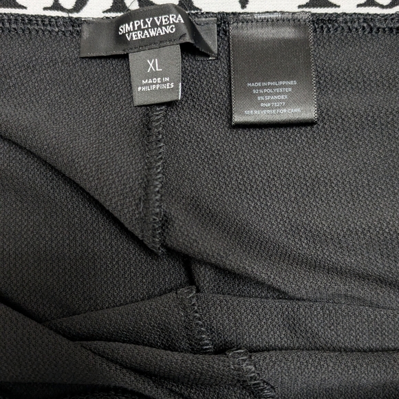 Simply Vera Vera Wang Logo Black Leggings - Picture 3 of 3